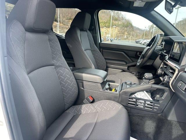 2026 Toyota Tacoma 4WD 4WD SR5 Double Cab 5' Bed AT (Natl)