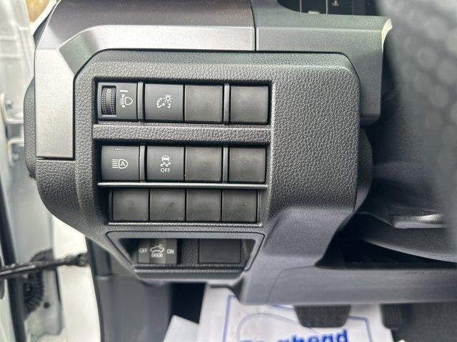 2026 Toyota Tacoma 4WD 4WD SR5 Double Cab 5' Bed AT (Natl)