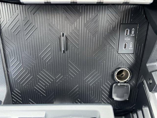 2026 Toyota Tacoma 4WD 4WD SR5 Double Cab 5' Bed AT (Natl)