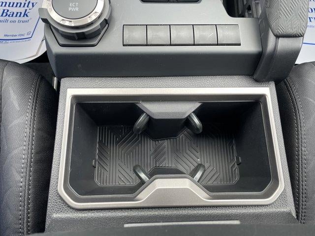 2026 Toyota Tacoma 4WD 4WD SR5 Double Cab 5' Bed AT (Natl)