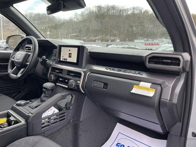 2026 Toyota Tacoma 4WD 4WD SR5 Double Cab 5' Bed AT (Natl)