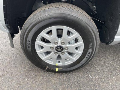 2026 Toyota Tacoma 4WD 4WD SR5 Double Cab 5' Bed AT (Natl)