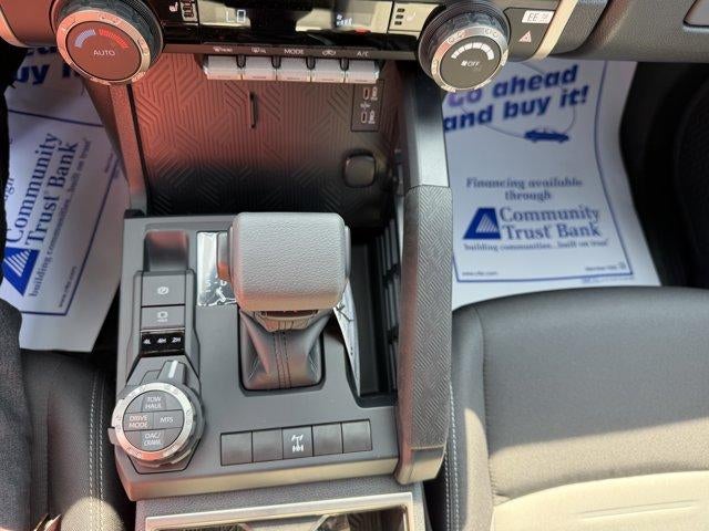 2026 Toyota Tacoma 4WD 4WD TRD Off Road Double Cab 5' Bed AT (Natl)
