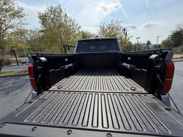2026 Toyota Tacoma 4WD 4WD TRD Off Road Double Cab 5' Bed AT (Natl)