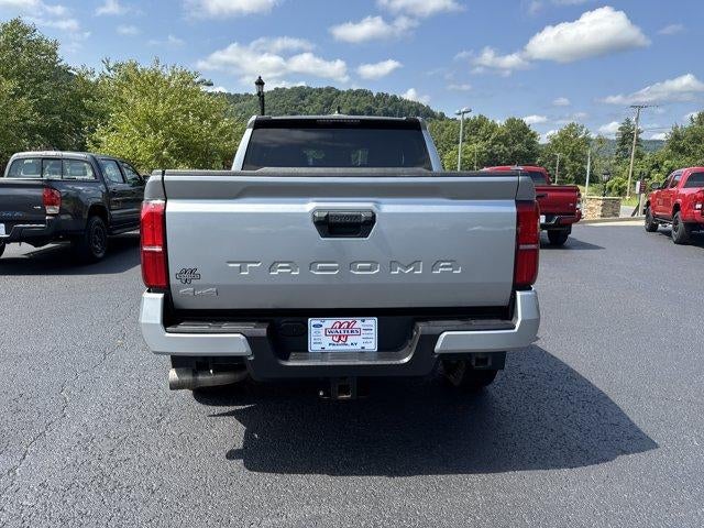 2024 Toyota Tacoma 4WD 4WD SR5 Double Cab 5' Bed AT (Natl)