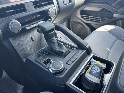 2026 Toyota Tacoma 4WD 4WD SR5 Double Cab 5' Bed AT (Natl)