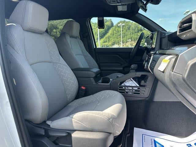 2026 Toyota Tacoma 4WD 4WD SR5 Double Cab 5' Bed AT (Natl)