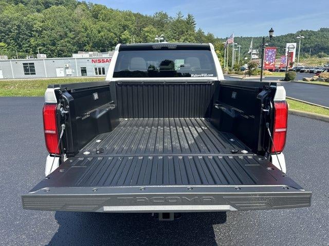 2026 Toyota Tacoma 4WD 4WD SR5 Double Cab 5' Bed AT (Natl)