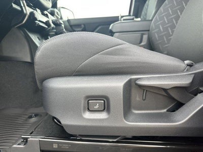 2026 Toyota Tacoma 4WD 4WD SR5 Double Cab 5' Bed AT (Natl)