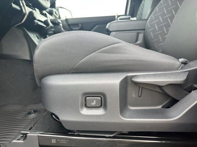 2026 Toyota Tacoma 4WD 4WD SR5 Double Cab 5' Bed AT (Natl)