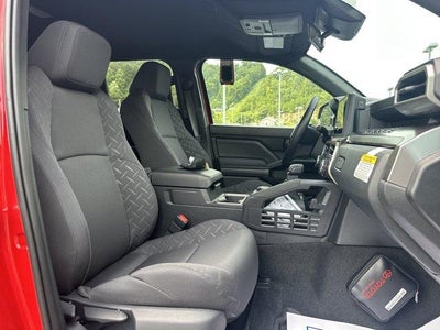 2026 Toyota Tacoma 4WD 4WD SR5 Double Cab 5' Bed AT (Natl)