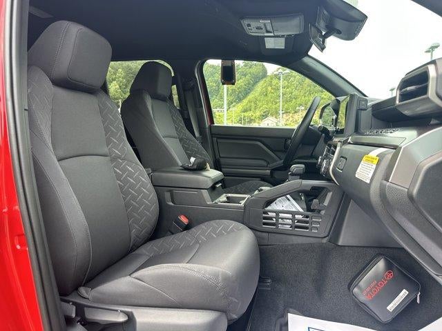 2026 Toyota Tacoma 4WD 4WD SR5 Double Cab 5' Bed AT (Natl)