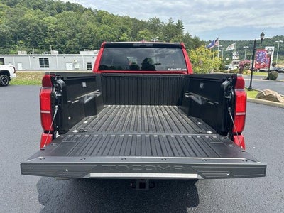 2026 Toyota Tacoma 4WD 4WD SR5 Double Cab 5' Bed AT (Natl)