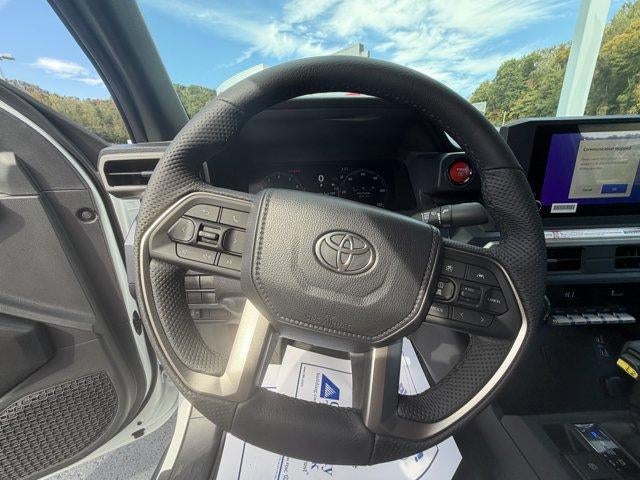 2026 Toyota Tacoma 4WD 4WD TRD Sport Double Cab 5' Bed AT (Natl)