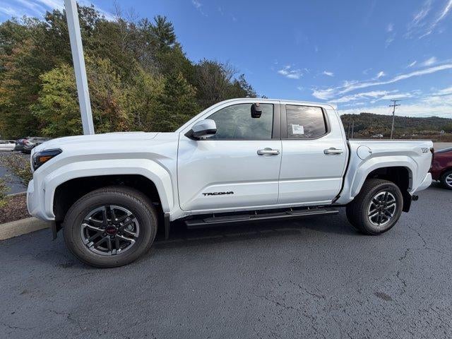 2026 Toyota Tacoma 4WD 4WD TRD Sport Double Cab 5' Bed AT (Natl)