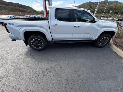 2026 Toyota Tacoma 4WD 4WD TRD Sport Double Cab 5' Bed AT (Natl)
