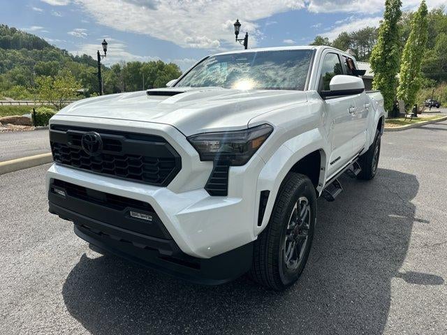 2026 Toyota Tacoma 4WD 4WD TRD Sport Double Cab 5' Bed AT (Natl)