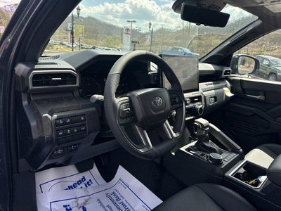 2026 Toyota Tacoma 4WD 4WD Limited Hybrid Double Cab 5' Bed AT (Natl)