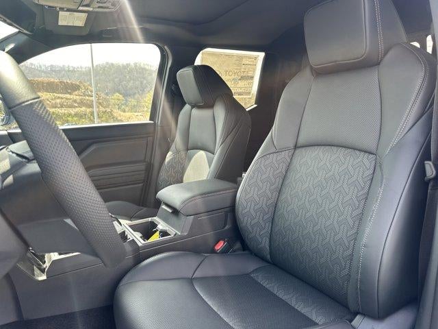 2026 Toyota Tacoma 4WD 4WD Limited Hybrid Double Cab 5' Bed AT (Natl)