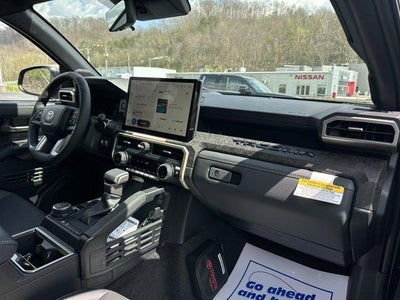 2026 Toyota Tacoma 4WD 4WD Limited Hybrid Double Cab 5' Bed AT (Natl)