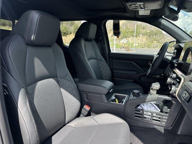 2026 Toyota Tacoma 4WD 4WD Limited Hybrid Double Cab 5' Bed AT (Natl)