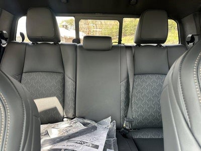 2026 Toyota Tacoma 4WD 4WD Limited Hybrid Double Cab 5' Bed AT (Natl)