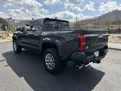 2026 Toyota Tacoma 4WD 4WD Limited Hybrid Double Cab 5' Bed AT (Natl)