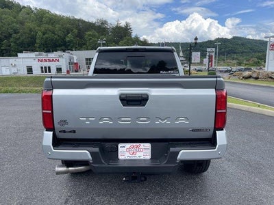 2026 Toyota Tacoma 4WD 4WD TRD Off Road Hybrid Double Cab 5' Bed AT (Natl)