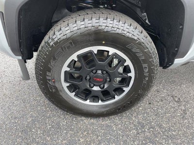2026 Toyota Tacoma 4WD 4WD TRD Off Road Hybrid Double Cab 5' Bed AT (Natl)