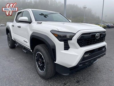 2025 Toyota Tacoma 4WD 4WD TRD Off Road Hybrid Double Cab 5' Bed AT (Natl)