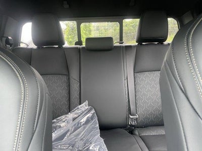 2026 Toyota Tacoma 4WD 4WD Limited Hybrid Double Cab 5' Bed AT (Natl)
