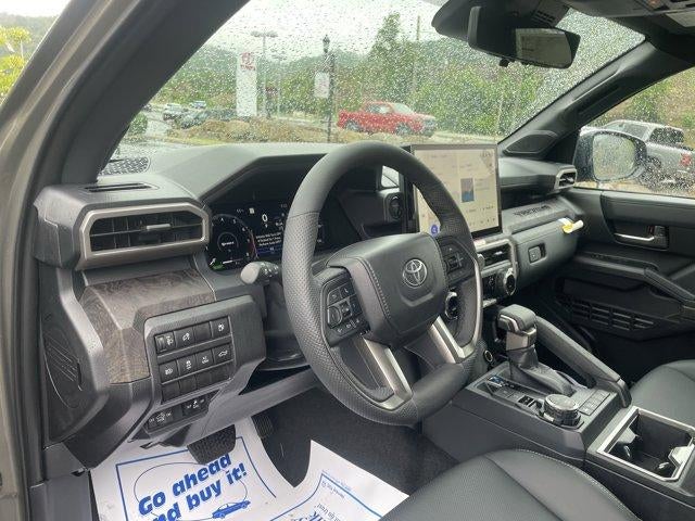2026 Toyota Tacoma 4WD 4WD Limited Hybrid Double Cab 5' Bed AT (Natl)