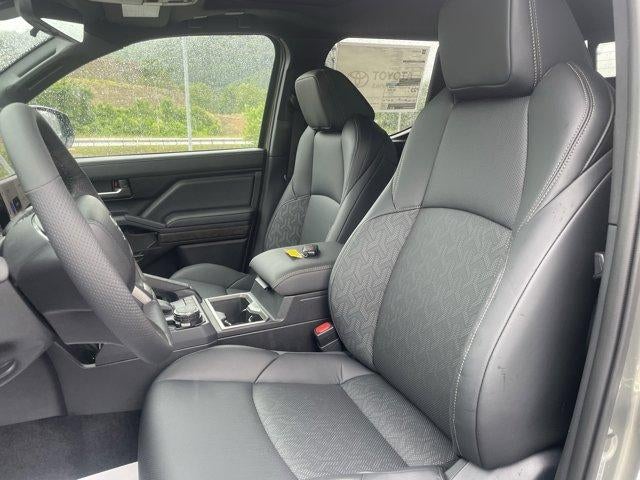 2026 Toyota Tacoma 4WD 4WD Limited Hybrid Double Cab 5' Bed AT (Natl)