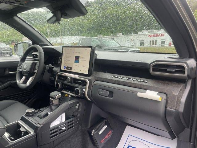 2026 Toyota Tacoma 4WD 4WD Limited Hybrid Double Cab 5' Bed AT (Natl)