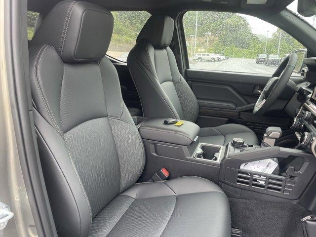 2026 Toyota Tacoma 4WD 4WD Limited Hybrid Double Cab 5' Bed AT (Natl)