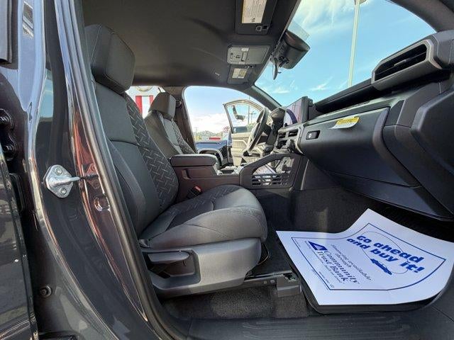 2026 Toyota Tacoma 4WD 4WD SR Double Cab 5' Bed AT (Natl)