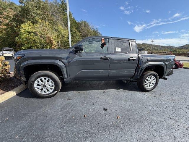 2026 Toyota Tacoma 4WD 4WD SR Double Cab 5' Bed AT (Natl)