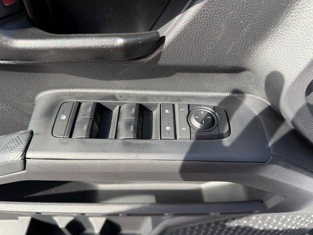 2026 Toyota Tacoma 4WD 4WD SR Double Cab 5' Bed AT (Natl)