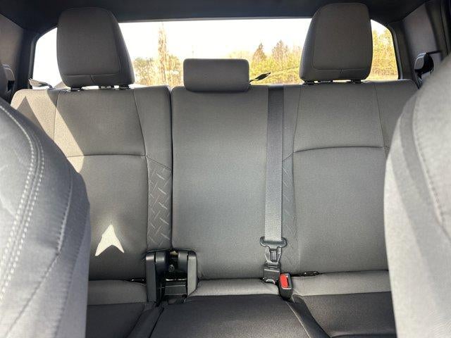 2024 Toyota Tacoma 4WD 4WD SR Double Cab 5' Bed AT (Natl)