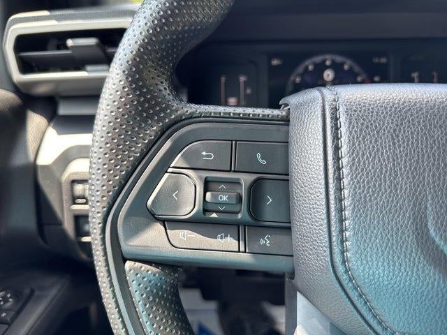 2025 Toyota Tacoma 4WD 4WD SR Double Cab 5' Bed AT (GS)