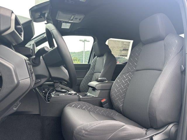 2026 Toyota Tacoma 4WD 4WD SR Double Cab 5' Bed AT (Natl)