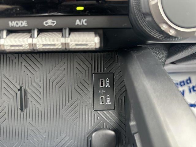 2026 Toyota Tacoma 4WD 4WD SR Double Cab 5' Bed AT (Natl)
