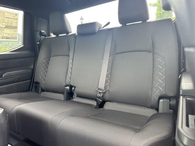 2026 Toyota Tacoma 4WD 4WD SR Double Cab 5' Bed AT (Natl)
