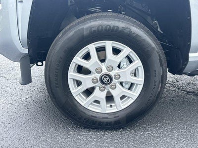 2026 Toyota Tacoma 4WD 4WD SR Double Cab 5' Bed AT (Natl)