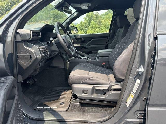 2026 Toyota Tacoma 4WD 4WD SR Double Cab 5' Bed AT (Natl)