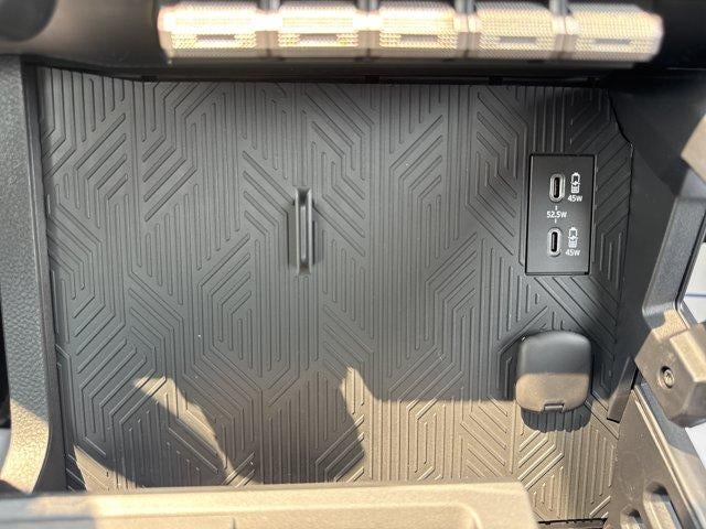 2026 Toyota Tacoma 4WD 4WD SR Double Cab 5' Bed AT (Natl)
