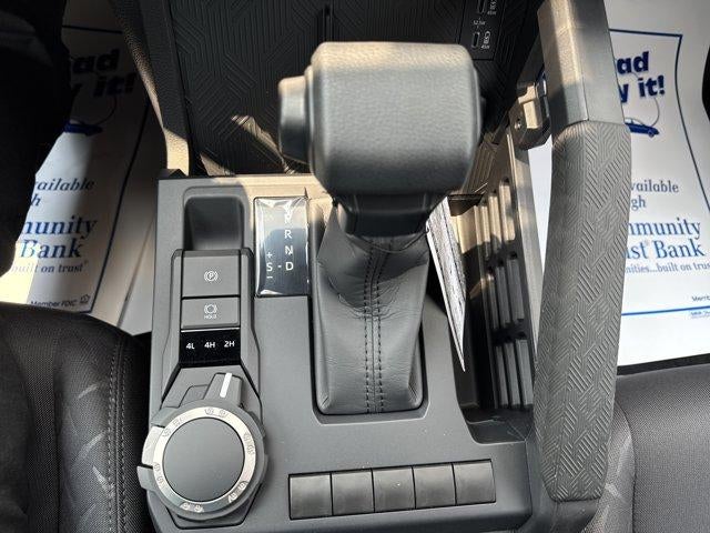 2026 Toyota Tacoma 4WD 4WD SR Double Cab 5' Bed AT (Natl)