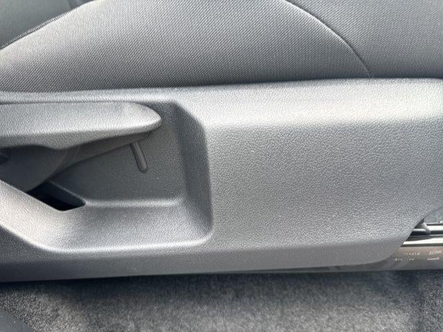 2026 Toyota Tacoma 4WD 4WD SR Double Cab 5' Bed AT (Natl)
