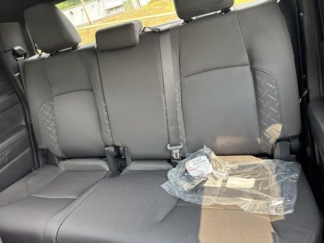 2026 Toyota Tacoma 4WD 4WD SR Double Cab 5' Bed AT (Natl)