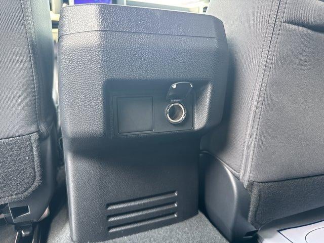 2026 Toyota Tacoma 4WD 4WD SR Double Cab 5' Bed AT (Natl)